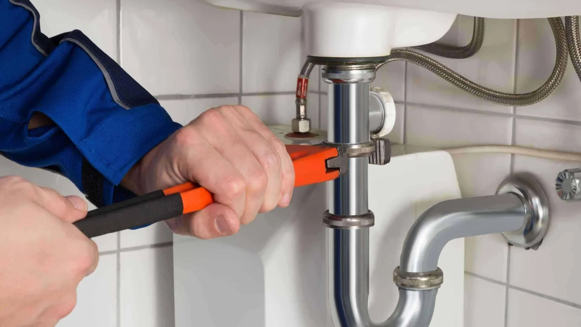 Importance of plumbing in preventing leaks